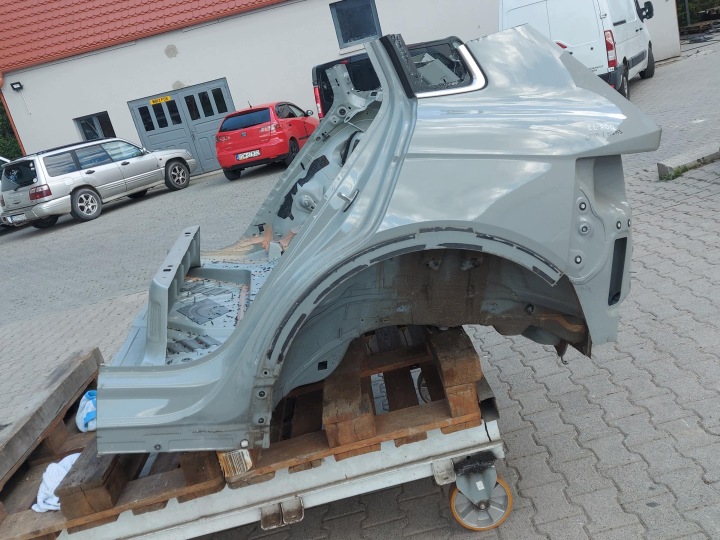 Skoda Elroq 5LJ iV85 , SUV 5D Aile Arrière Gauche Droite Armature komplet LF7A