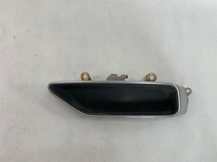 Auspuffblende Dämpfer Endschalldämpfer Auspuff rechts Audi A4 15r 8W0253826L 05.25