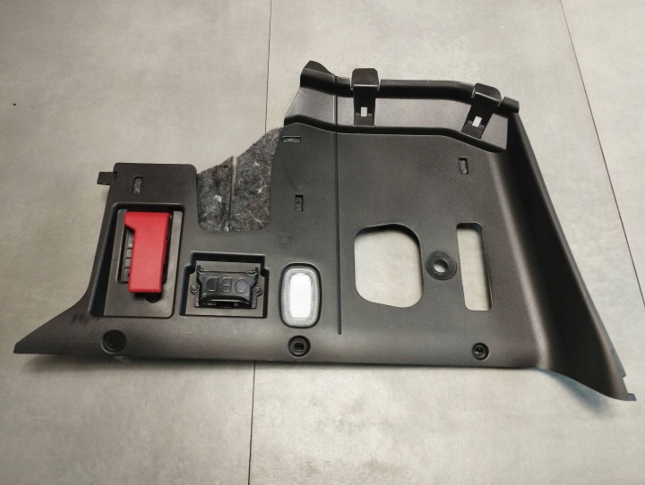 Mercedes-Benz GLE W166 copertura GREMBIALINA sotto DESKE A1666803607