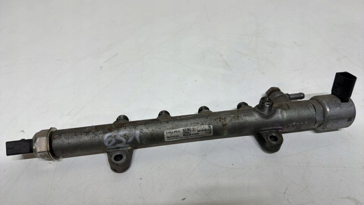 Kraftstoffverteiler Einspritzleiste MERCEDES 2.2 CDI A6510700495 Z Sensoren komplett