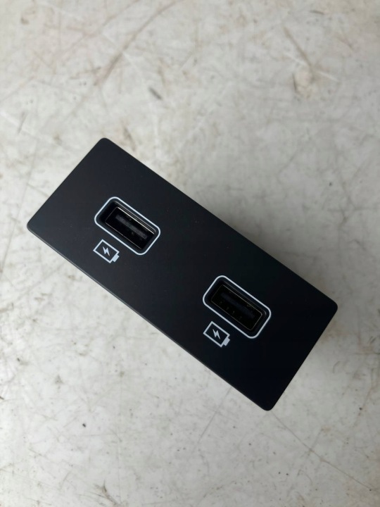 PORT adapter ZLACZE USB RENAULT ARKANA 280230033R
