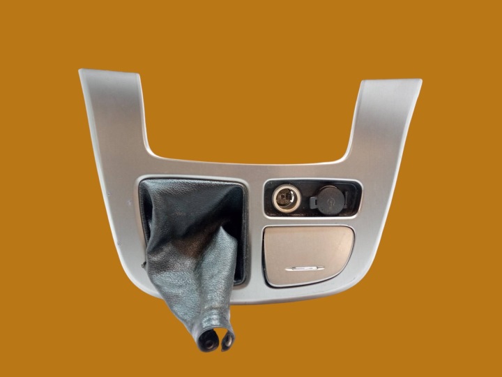 copertura GREMBIALINA telaio Della leva di cambio Kia Carnival II (2006-2014)