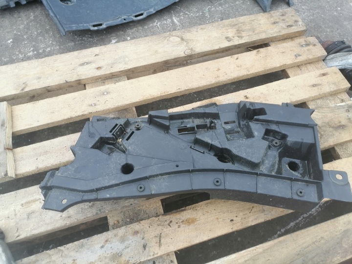 BMW X5 E53 plastový výplň kufru pravý 8244764
