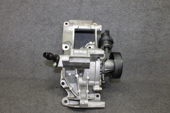 BMW G20 G30 G11 3.0D 4.0D B57 water pump Z holder - 8574052