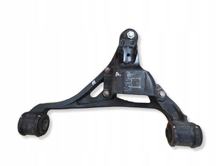 Petit bras Avant Avant Droite Inférieur ISUZU M21 M27 2024R