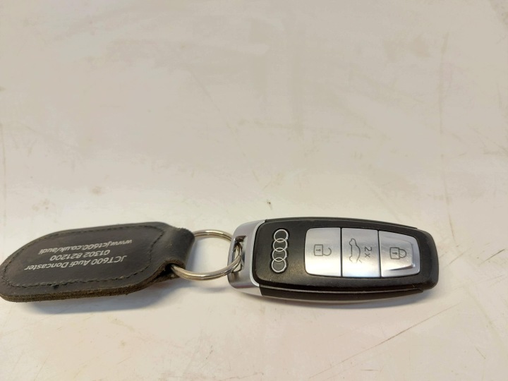 Audi Q8 E-TRON SportBack 4KE Clé pilot Boîte cidf19000029
