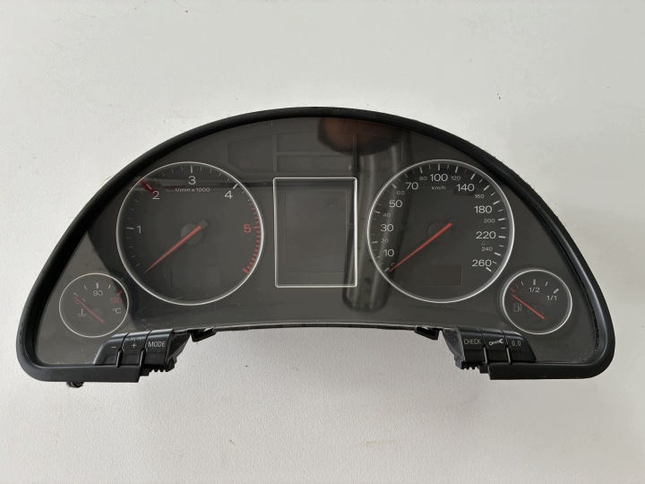 budíky budiky predkosciomierz Audi A4 B6 diesel 8E0920900K ==OEM== Europa