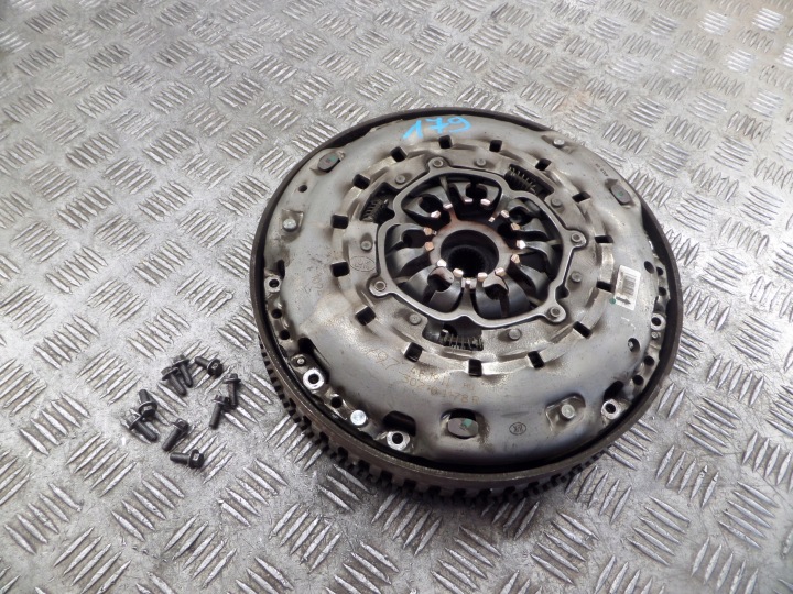 NISSAN QASHQAI 1.6 DCI DWUMAS spojka kolo DMUMASOWE 302056476R 302101178R