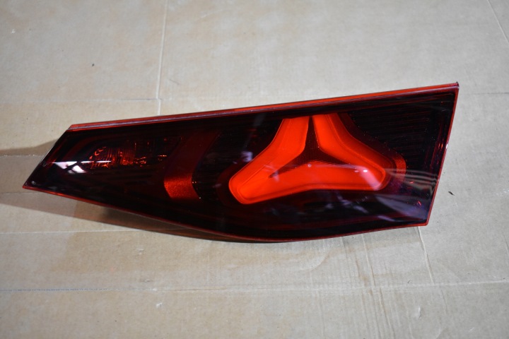 IDEALNA light rear part rear to the bonnet right MERCEDES W214 1