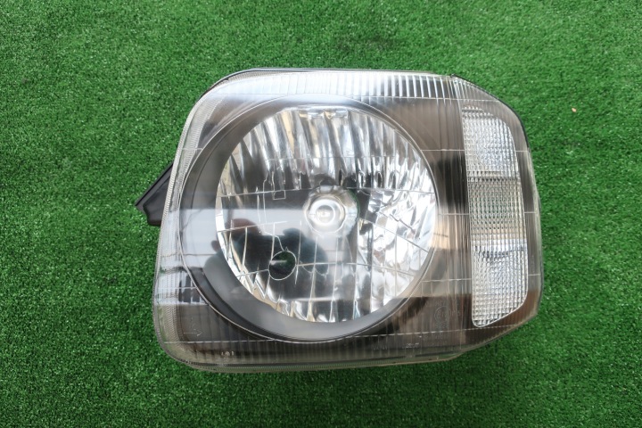 REFLEKTOR KLOSZ lights light left SUZUKI JIMNY Koito EUROPA