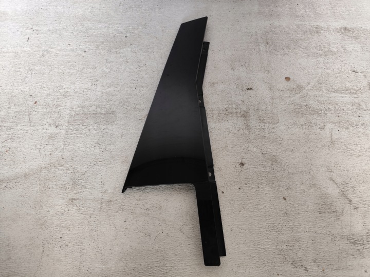 MERCEDES W247 2019 moulding vertical door right rear part