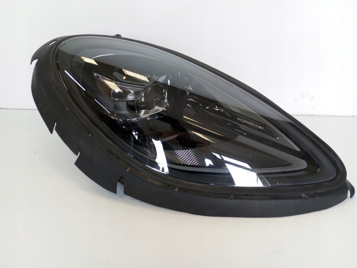 light right PORSCHE MACAN LIFT 23R 95B941016L MATRIX