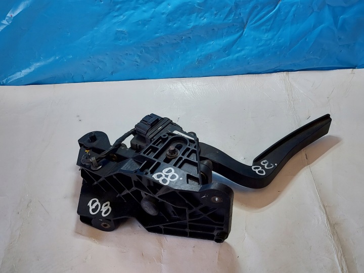 pedala gasa JEEP LIBERTY KJ 53013871AB