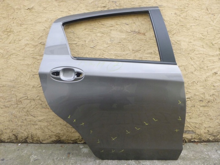 TOYOTA YARIS III 3 11- 2011 PORTIÈRE DROIT ARRIÈRE