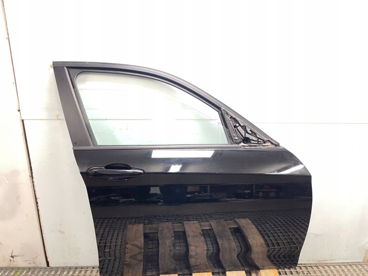 BMW 1 F20 LCI 19r Tür rechts vorne vorne 668 SCHWARZ 2 Original LAKIER