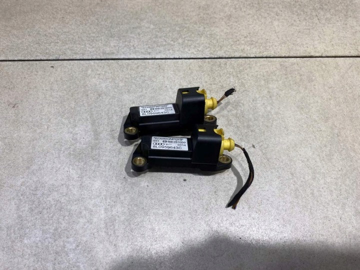 Crashsensor Drucksensor AUDI A3 8L 1.9 TDI 8L0959643C