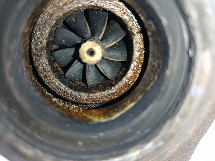 TURBINE AVEC COLLECTEUR AUDI A3 8P 03G253019A GT1749VA GARRETT 2.0 TDI 8