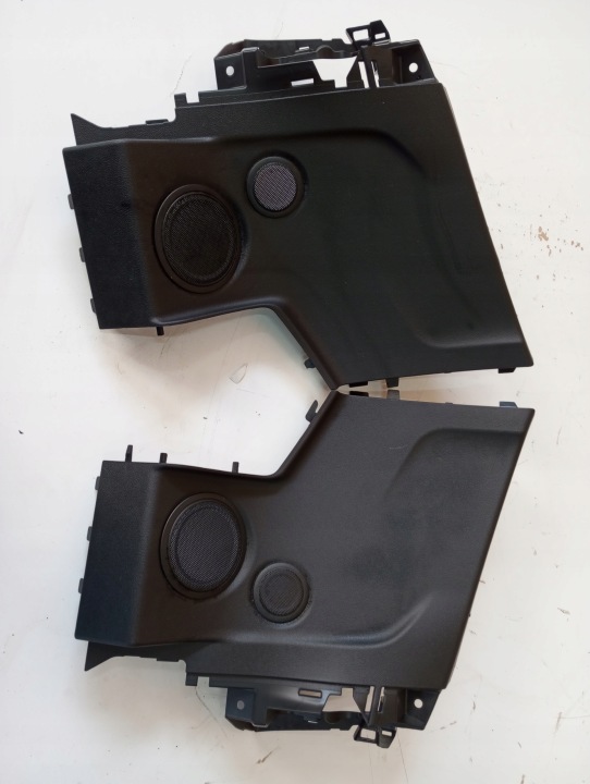 cover of the speaker TOYOTA SUPRA 22R 8811550 8811549