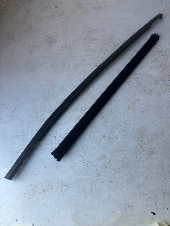 moulding dust door left rear part CITROEN C4 III 9830616280 KOMPLET