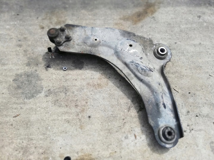 arm front right VIVARO TRAFIC PRIMASTAR