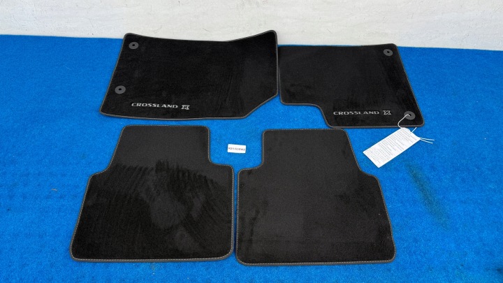 ORYGINALNE Neuf Tapis WELUROWE OPEL CROSSLAND X 13476009 K81/630WZ