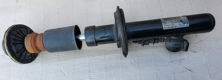 shock absorber AKTYWNY front left AUDI A4 B8 8K A5 8T 8F 8F0413029 OE
