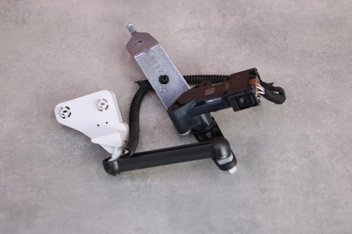 BMW G20 G21 G22 G23 G26 G42 Z4 G29 sensor POZIOMOWANIA of the lights rear part 6895466