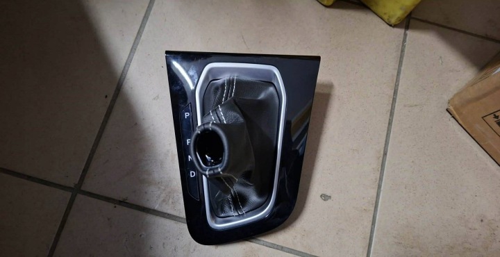 Châssis du levier de vitesse Guêtre Renault Arkana 969352424R