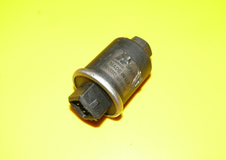capteur pression déshumidificateur d'air conditionné 4 PINY AUDI A8 D2 VW PASSAT B5 8D0959482