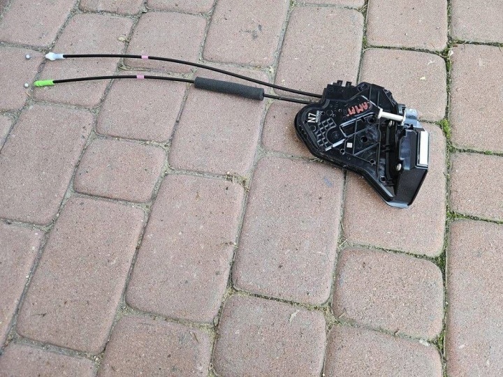 de la Serrure Portière Arrière tylnych prawych N7 Toyota Camry VIII XV70 40221093