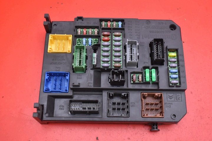 Skrinka poistiek BSI 9806687980 CITROEN C4 PICASSO II 2.0 BLUEHDI