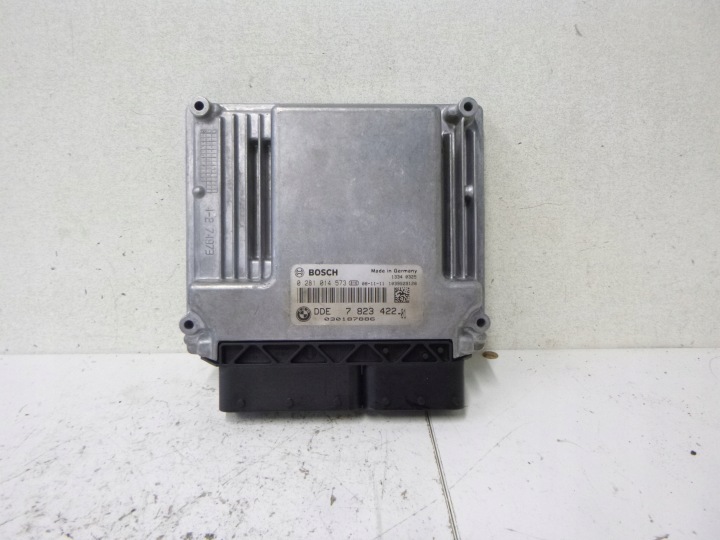 control unit of the engine ECU BMW 1 E87 E81 2.0 D N47 DDE 7823422 BOSCH OE