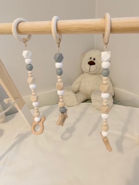Стійка розвивальна BABY GYM з 3 підвісками - Білий - іграшка для немовлят — фото 6