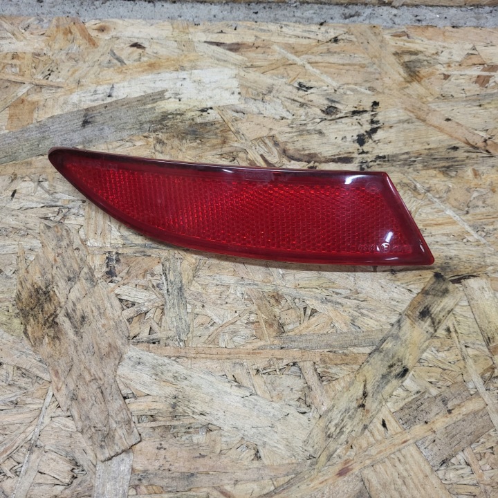FORD FOCUS MK3 KOMBI 11-18r ODBLASK of a bumper rear part right