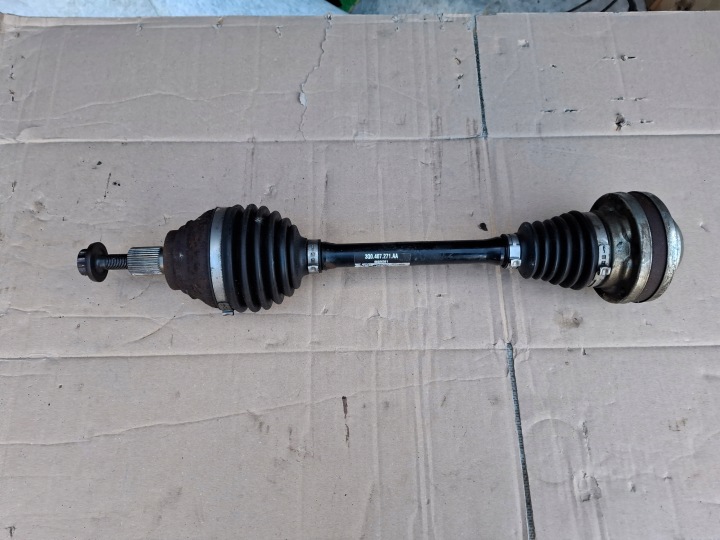 poloos levý předek VW PASSAT B8 3Q0407271AA 1.4 150KM