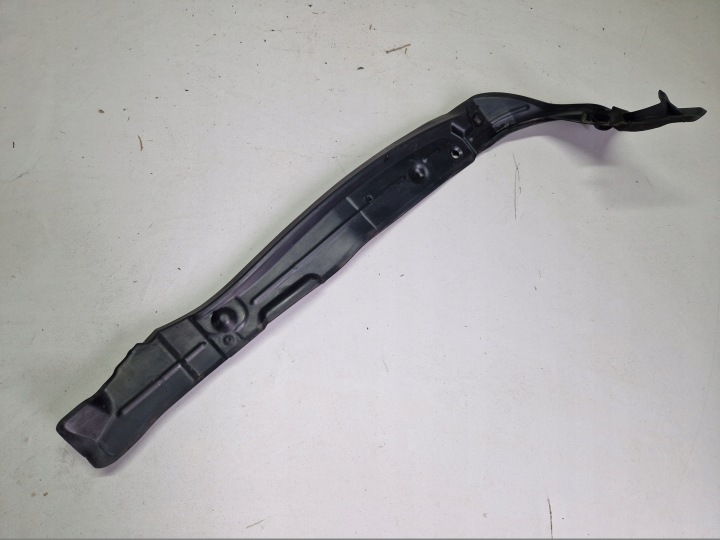 odhlučnění kryt blatníku pravé AUDI Q7 4L 4L0821112