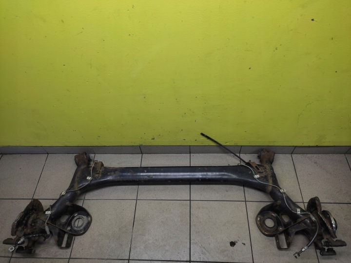 VW POLO 1.9 TDI Traverse traineau berceau essieu suspension Arrière