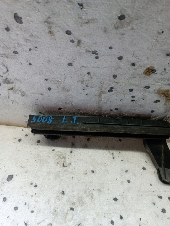 Moulage Poignée Portière Peugeot 5008 9683952380