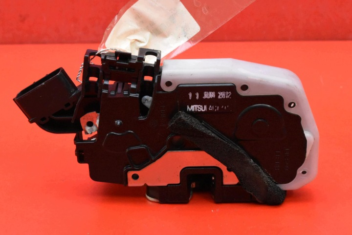 de la Serrure Portière Droite Avant Avant EU Y26-13510 NISSAN MICRA 4 IV K13 10-13