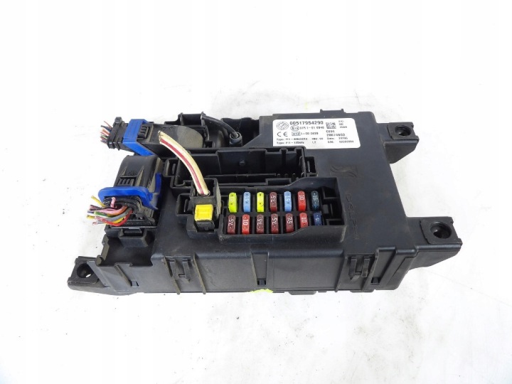 FIAT GRANDE PUNTO kutija osigurača 28074603