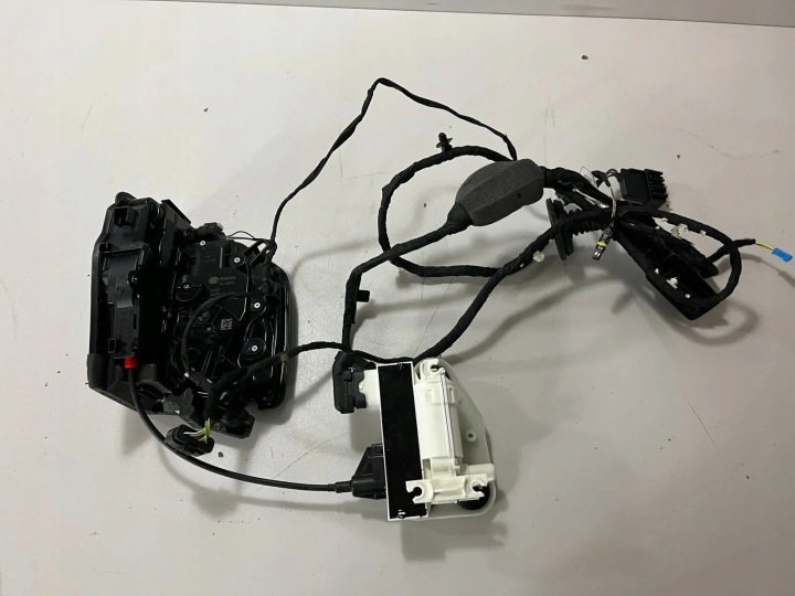 Komplet låsesæt med soft close BMW 7477709 3.0L diesel 2023 12