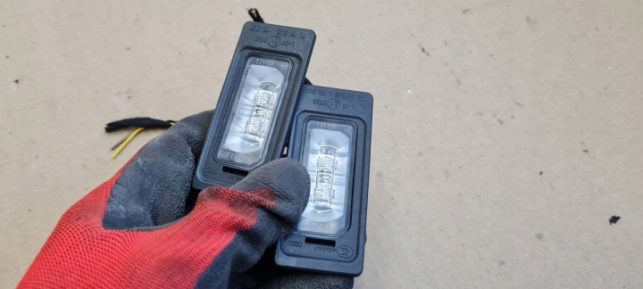 A5 8T LIFT S5 Dioden Kennzeichen Halter LED A6 C7 4G A4 B8 Q3 Q5 2X KOMPLET 4G0943021