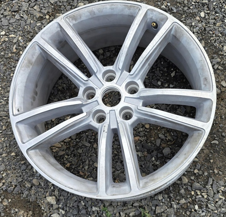 disk hliníkový 19 5x120 8J ET40 TESLA S Model S 6007214-00-D