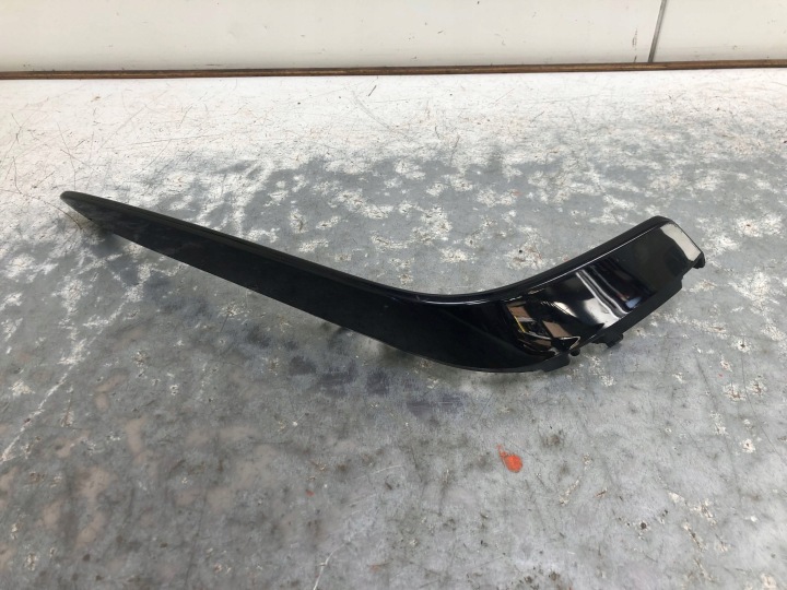 moulding of a bumper AMG right front MERCEDES W205 AMG A2058857238