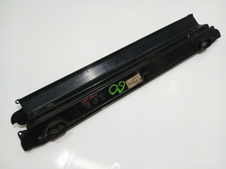 Halter oben des Kühlers BMW E60 7787830