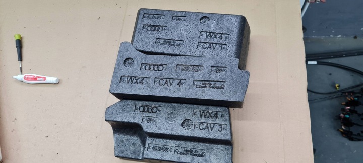 A6 C8 4K Blende Abdeckung Blende Gehäuse KSZTALTOWA links rechts 4K0804985 4K0804986 2X