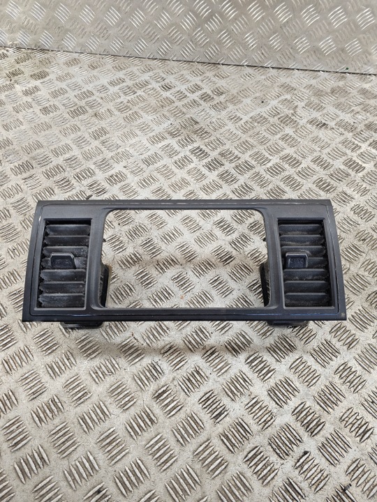 WRATKI BOCCHETTE VW T6 SRODKOWE telaio RADIA 7E1857038H9B9