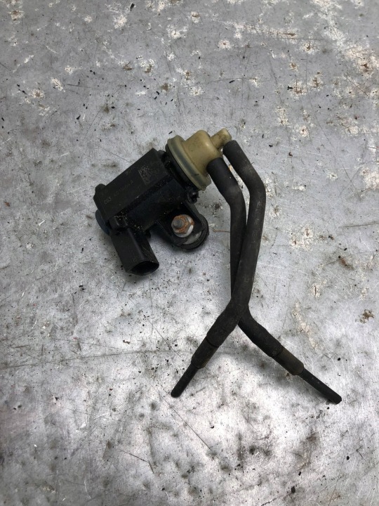 valve vacual VW SKODA AUDI 1K0906627B