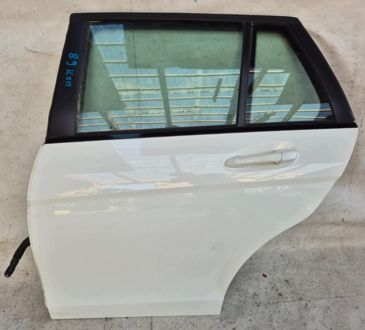 MERCEDES C KLASA W204 KOMBI 08- Tür links heck hinten komplet