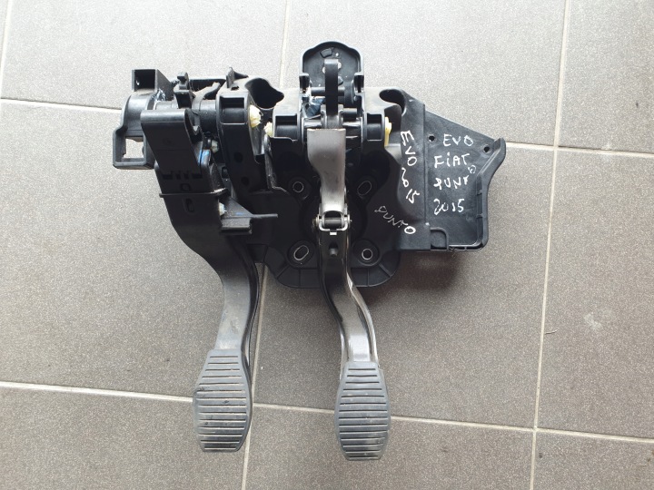 Pédale embrayage pedales Frein FIAT PUNTO EVO 2011- 50508929